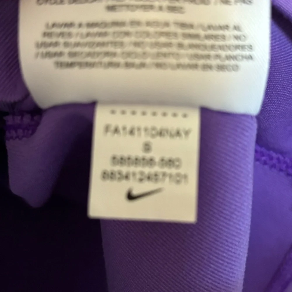 Nike golf tour performance dry fit women’s size‎ small purple